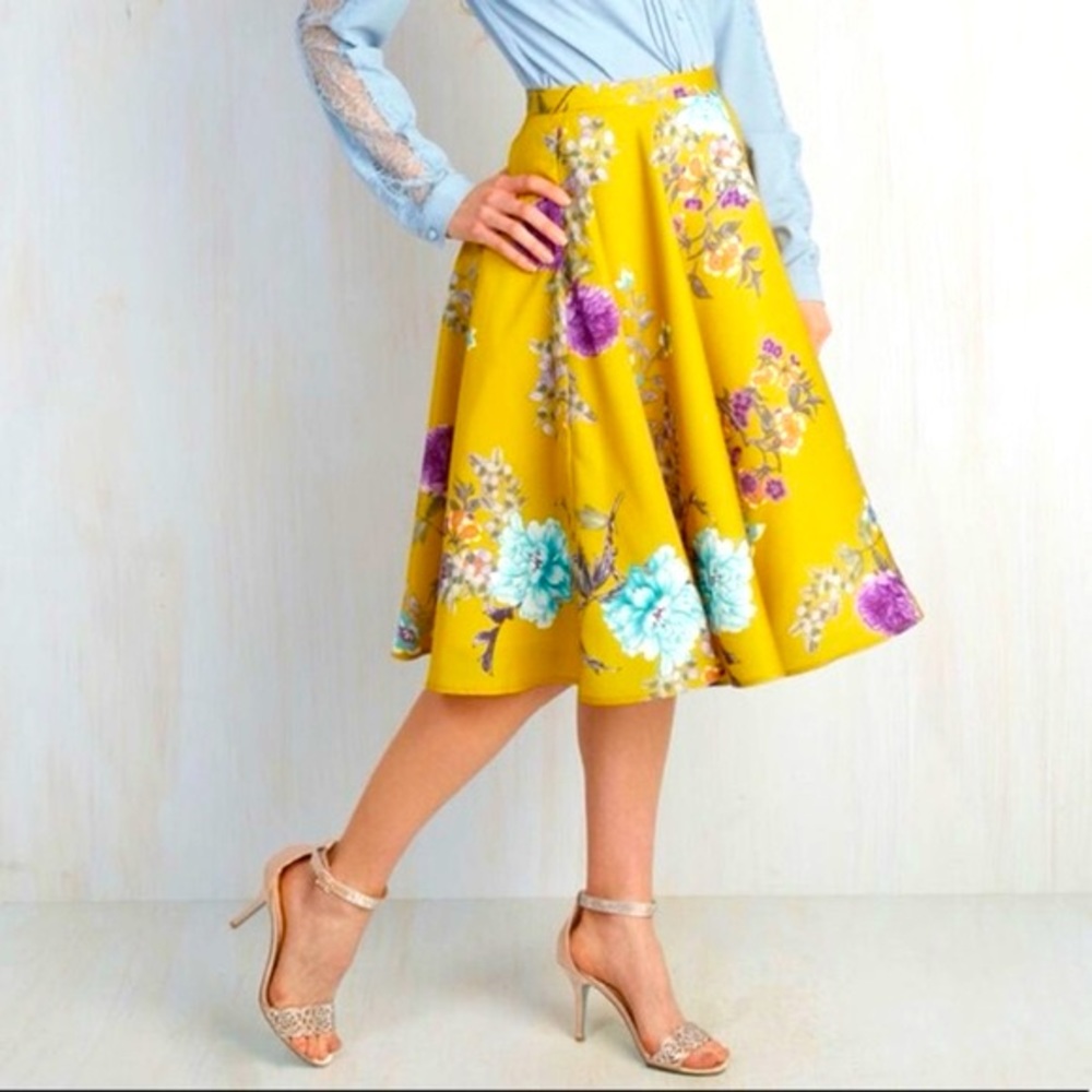 ModCloth Fervour Ikebana Circle Skirt Size Small